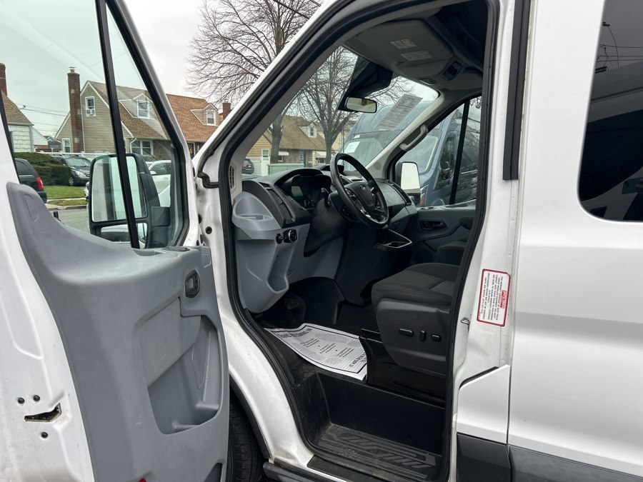 2016 Ford Transit XLT - Photo 17