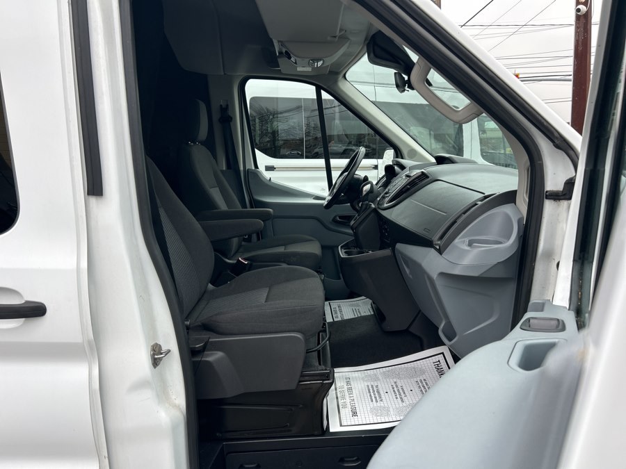 2016 Ford Transit XLT - Photo 27