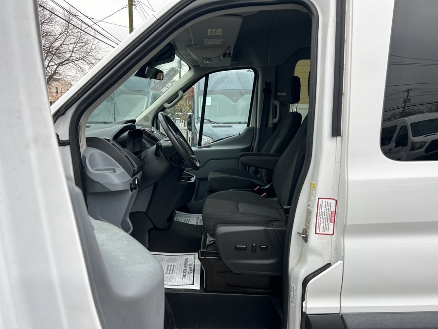 2016 Ford Transit XLT - Photo 18