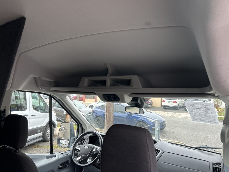 2016 Ford Transit XLT - Photo 32