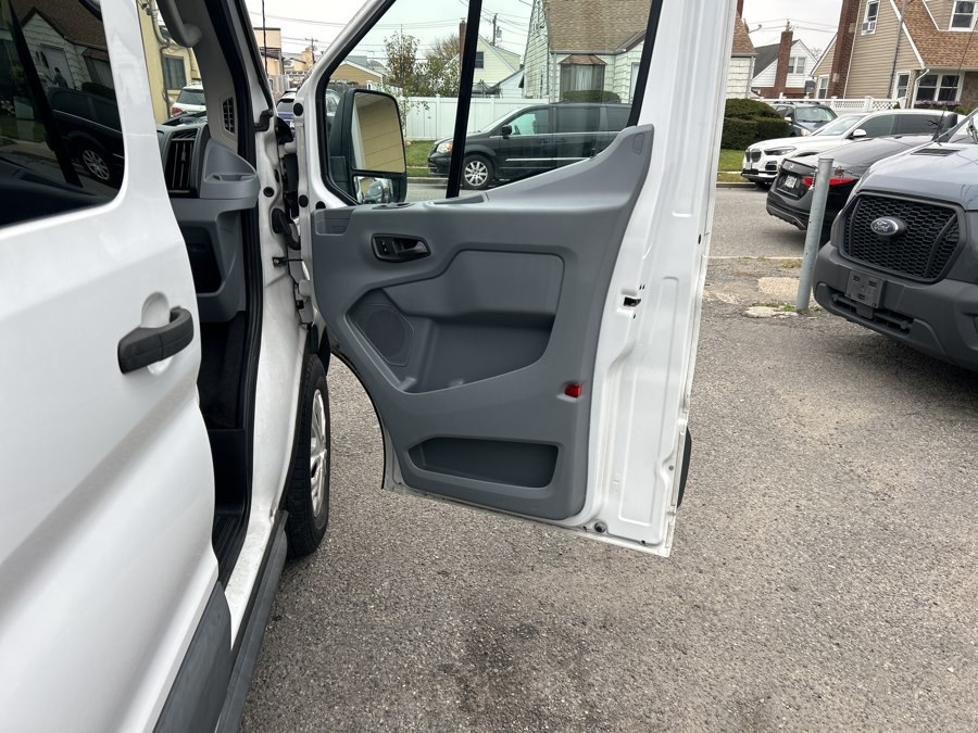 2016 Ford Transit XLT - Photo 24