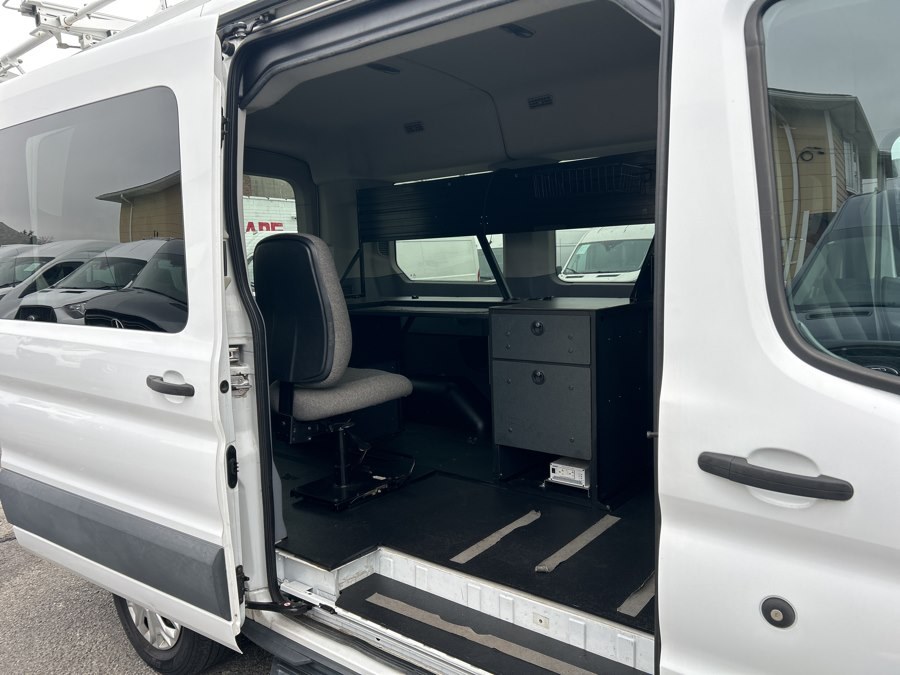 2016 Ford Transit XLT - Photo 35