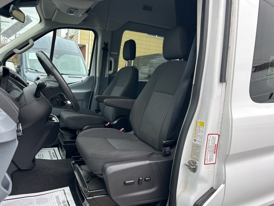 2016 Ford Transit XLT - Photo 21