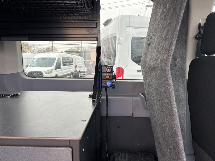 2016 Ford Transit XLT - Photo 38