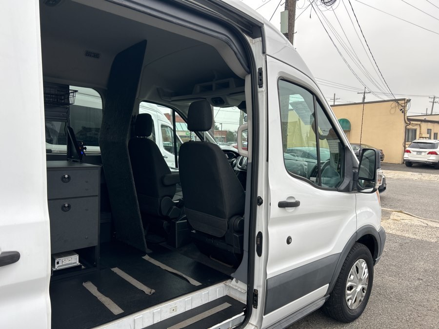 2016 Ford Transit XLT - Photo 31