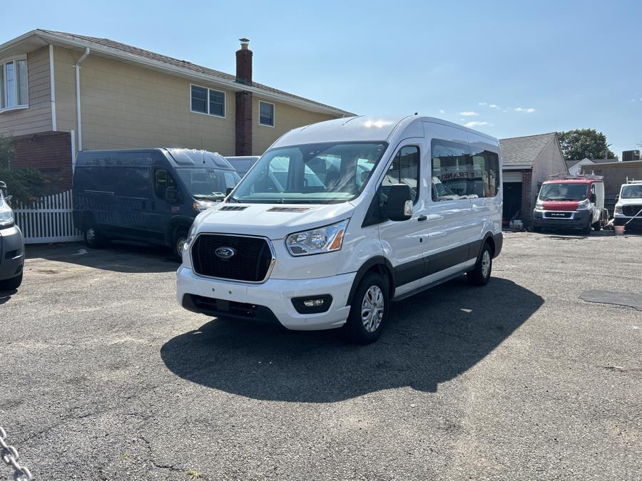 Used 2025 Ford Transit Passenger Wagon in Franklin Square, New York | Franklin Square Auto Group. Franklin Square, New York