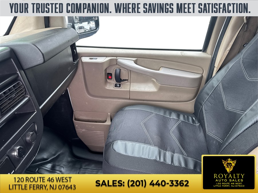 2015 GMC Savana Cargo Work Van - Photo 22