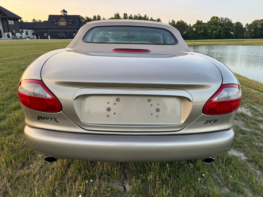 1997 Jaguar XK8 - Photo 3