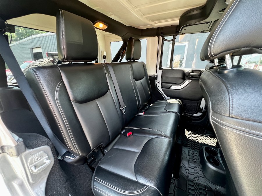 2016 Jeep Wrangler Unlimited Sahara - Photo 38