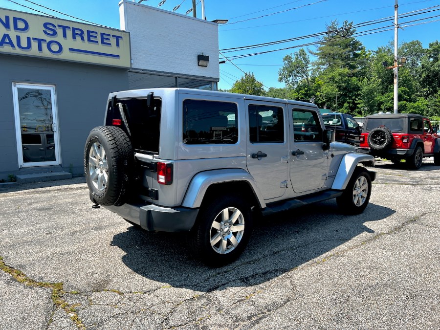 2016 Jeep Wrangler Unlimited Sahara - Photo 11