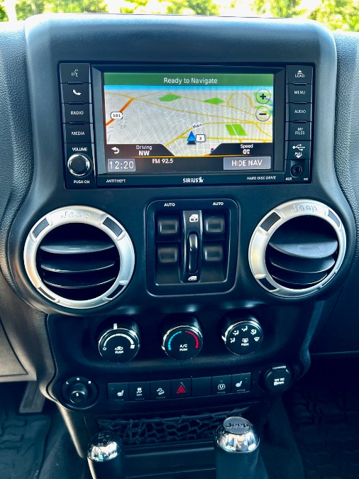 2016 Jeep Wrangler Unlimited Sahara - Photo 31