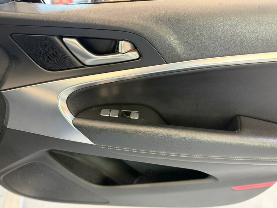 2022 GENESIS G70 Standard - Photo 16