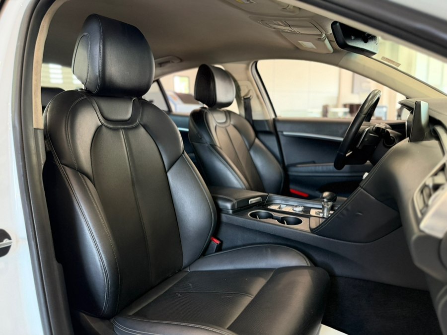 2022 GENESIS G70 Standard - Photo 19