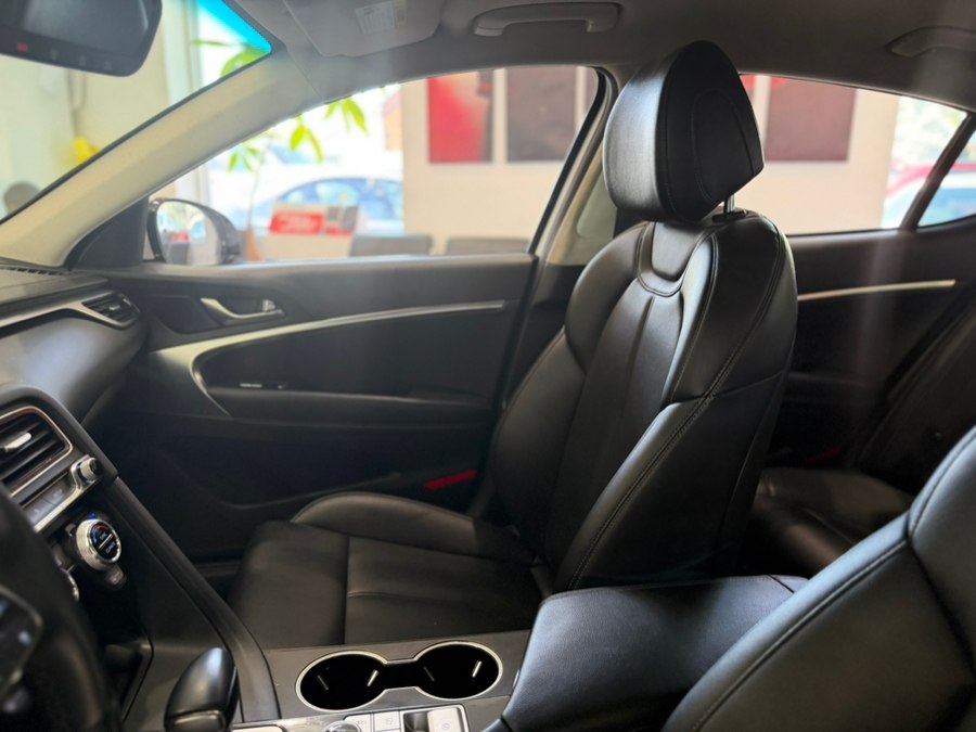2022 GENESIS G70 Standard - Photo 13