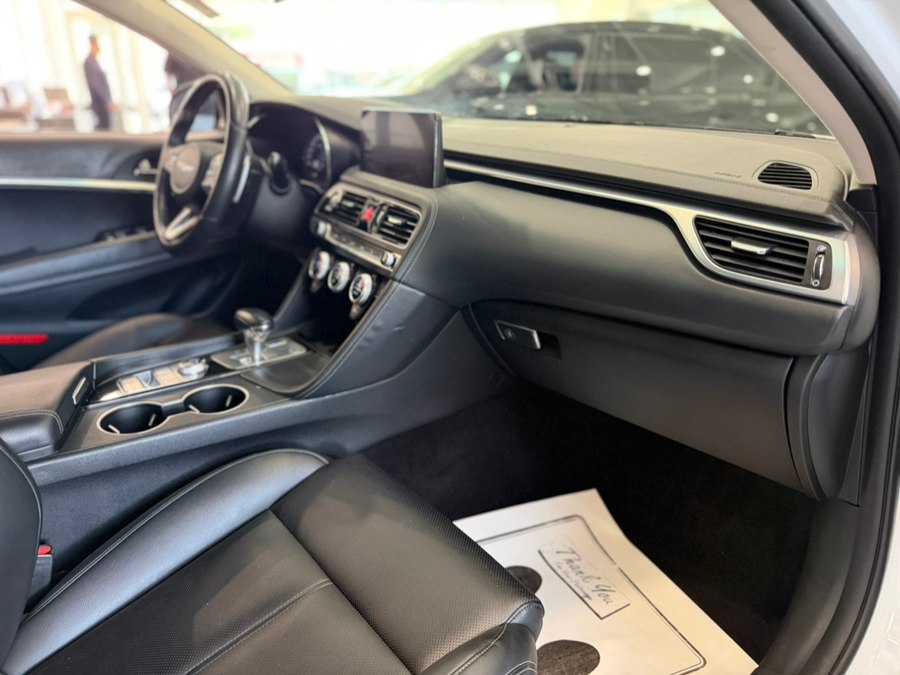 2022 GENESIS G70 Standard - Photo 17