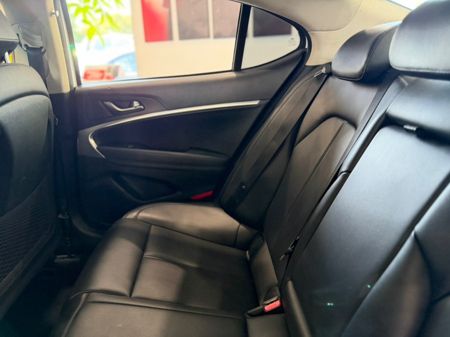 2022 GENESIS G70 Standard - Photo 15