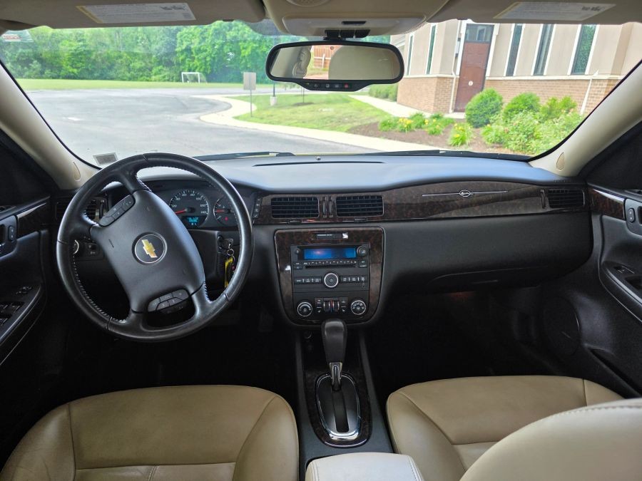 Chevrolet Impala photo 20