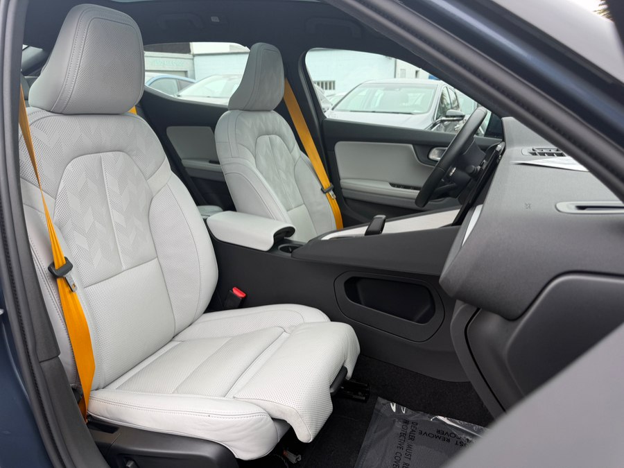 2023 Polestar 2 Performance - Photo 33