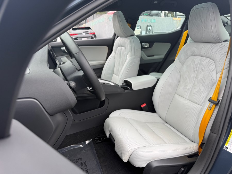 2023 Polestar 2 Performance - Photo 17