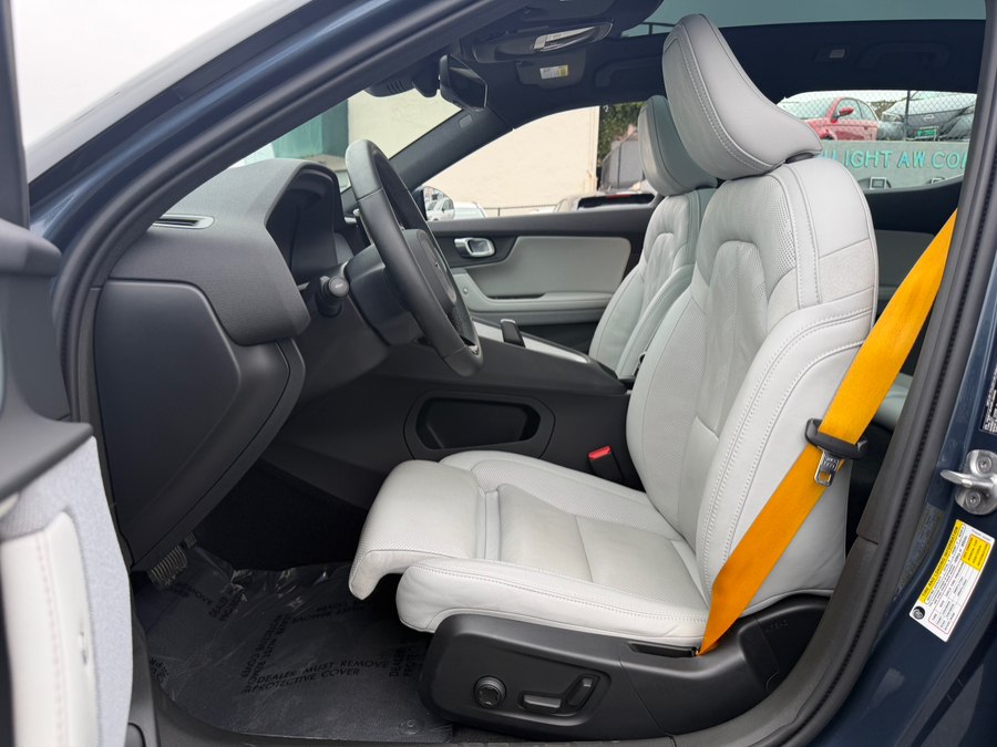 2023 Polestar 2 Performance - Photo 9