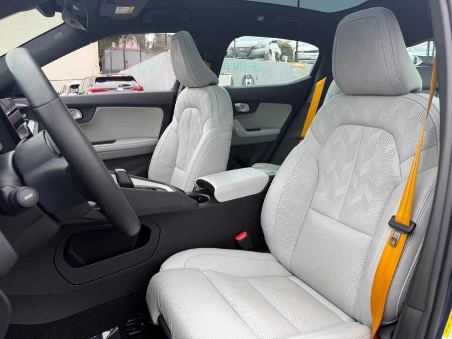 2023 Polestar 2 Performance - Photo 19