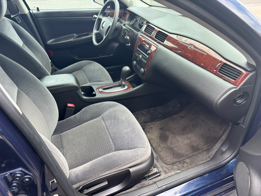 2009 Chevrolet Impala LT - Photo 17