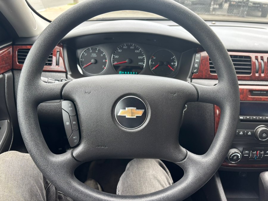 2009 Chevrolet Impala LT - Photo 10