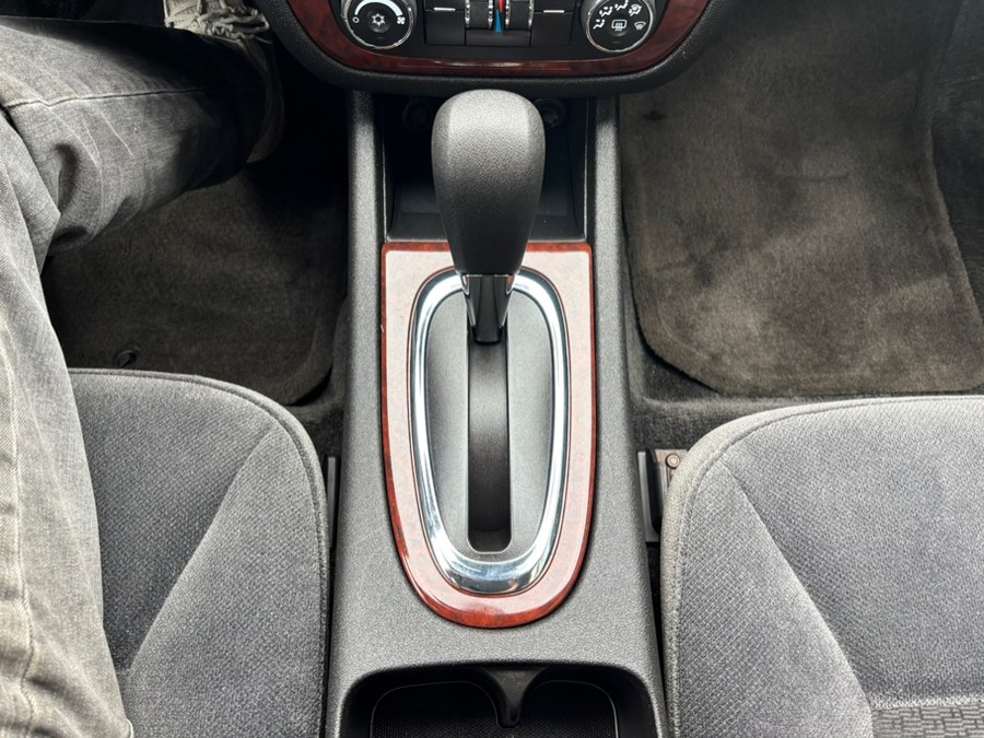2009 Chevrolet Impala LT - Photo 13