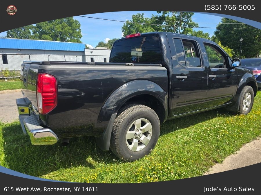 Nissan Frontier Crew Cab photo 4