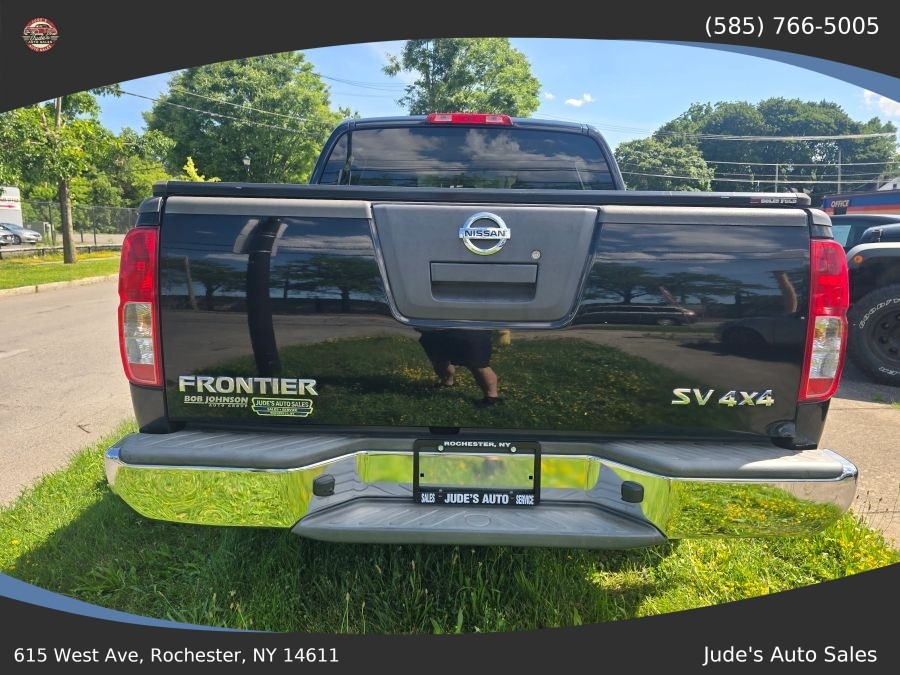 Nissan Frontier Crew Cab photo 5