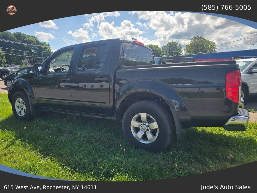 Nissan Frontier Crew Cab photo 6