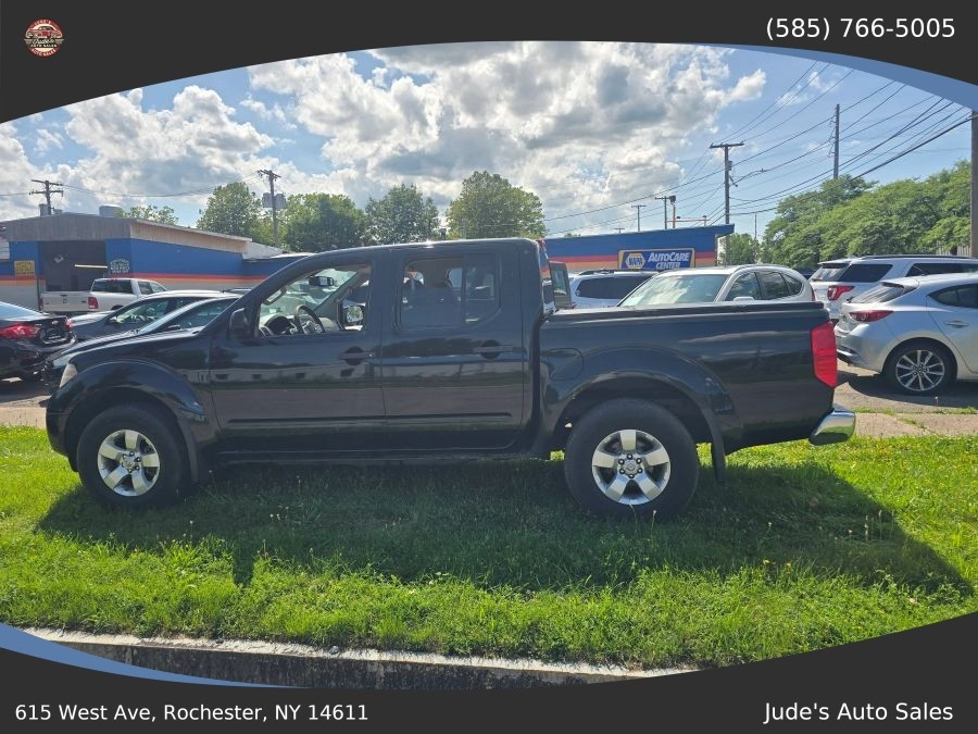 Nissan Frontier Crew Cab photo 7