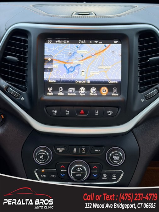 2016 Jeep Cherokee Overland - Photo 11