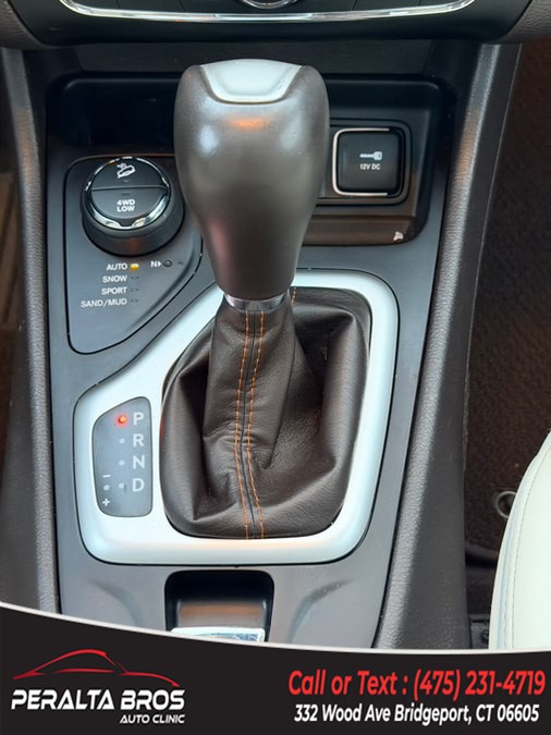 2016 Jeep Cherokee Overland - Photo 12