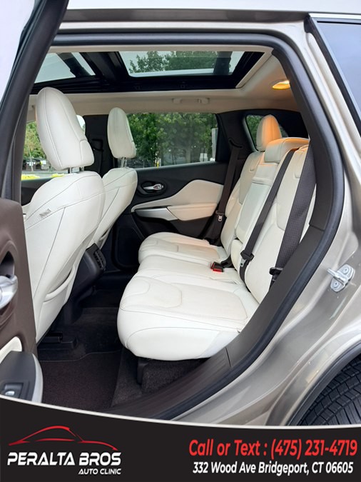 2016 Jeep Cherokee Overland - Photo 15