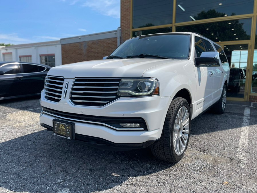 White Platinum Tri-coat 2017 Lincoln Navigator SUV / Crossover Four-Wheel Drive