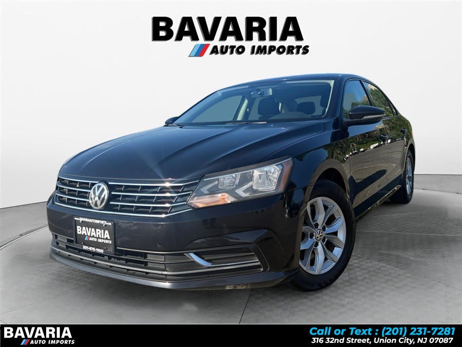 2018 Volkswagen Passat S, R-Line