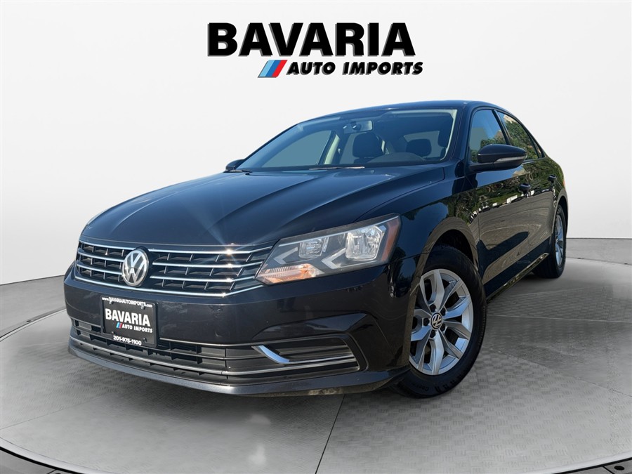 Deep Black Pearl Metallic 2018 Volkswagen Passat Sedan Front-Wheel Drive Automatic