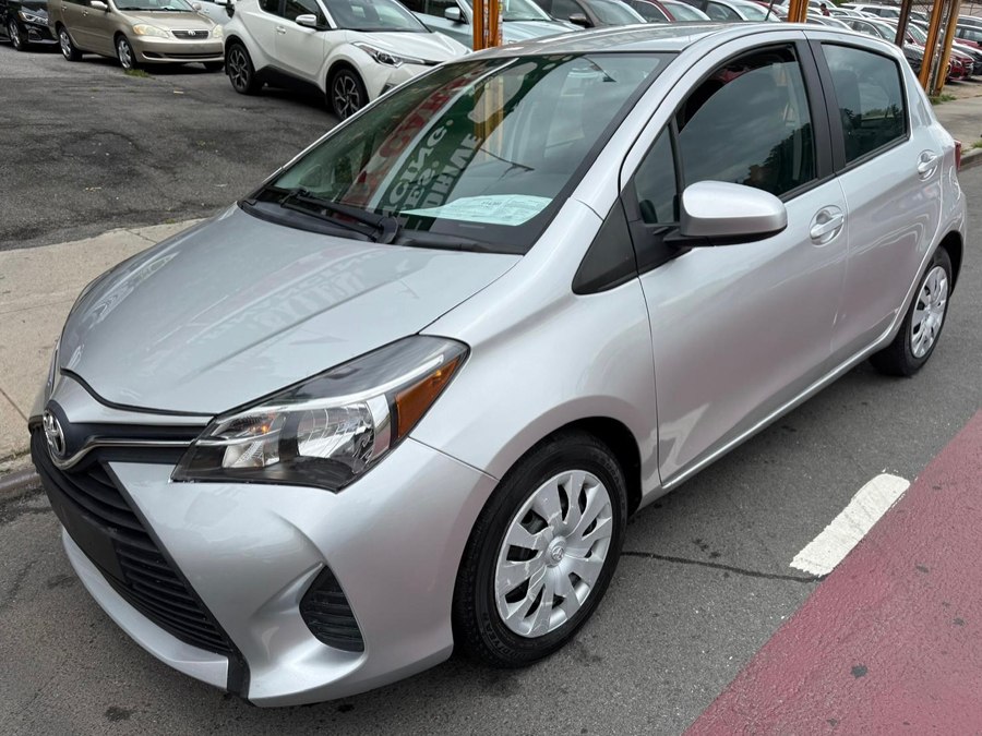Classic Silver Metallic 2016 Toyota Yaris Hatchback Front-Wheel Drive Automatic