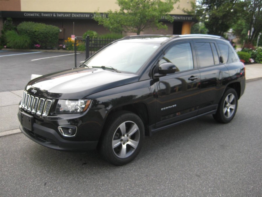 Used 2017 Jeep Compass in Massapequa, New York | Rite Choice Auto Inc.. Massapequa, New York
