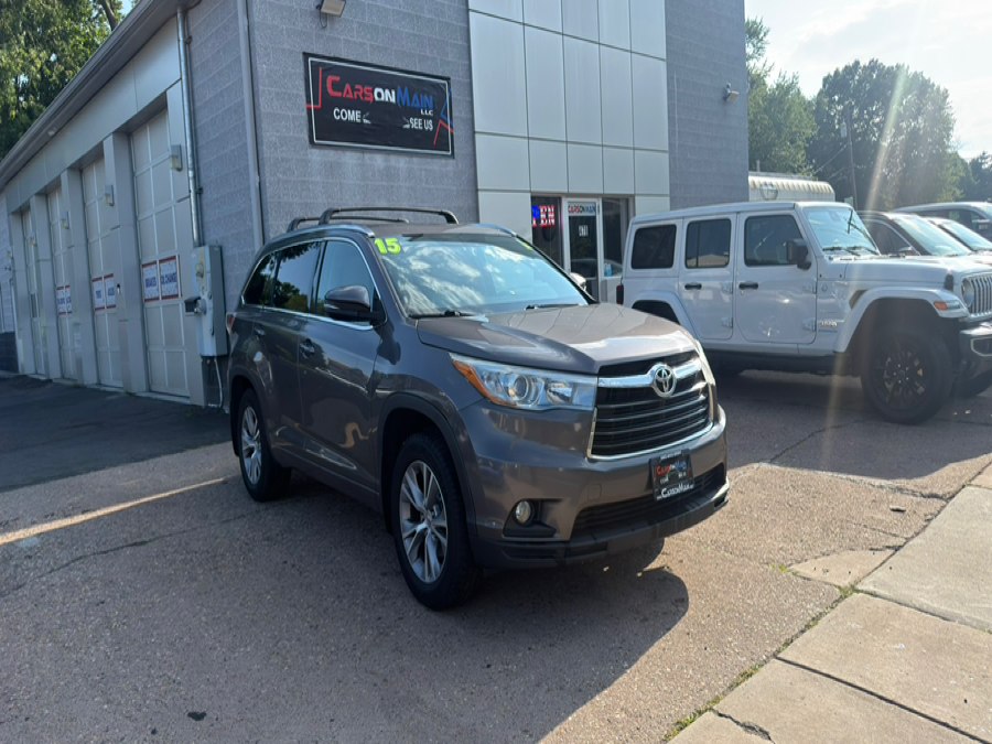 Used 2015 Toyota Highlander in Manchester, Connecticut | Carsonmain LLC. Manchester, Connecticut