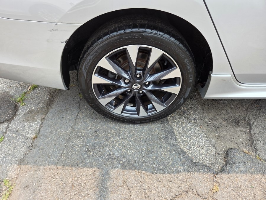 2017 Nissan Sentra SR - Photo 16