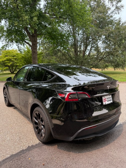 Tesla Model Y Long Range AWD - Image 5