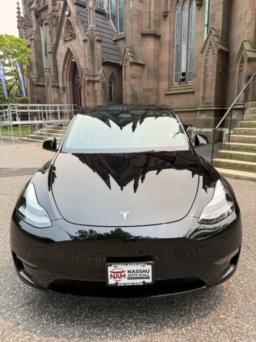 Tesla Model Y Long Range AWD - Image 2