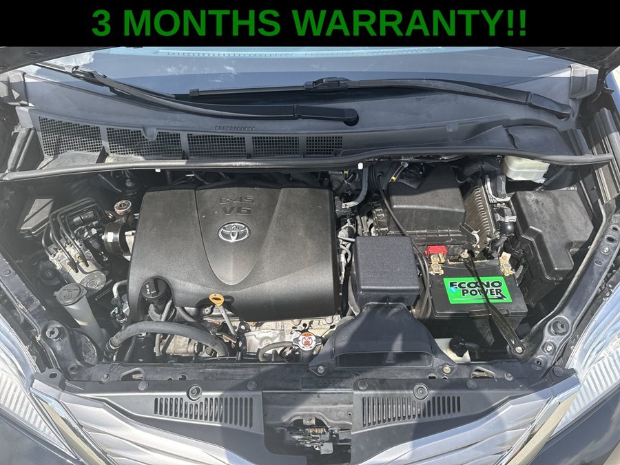 2017 Toyota Sienna LE - Photo 10