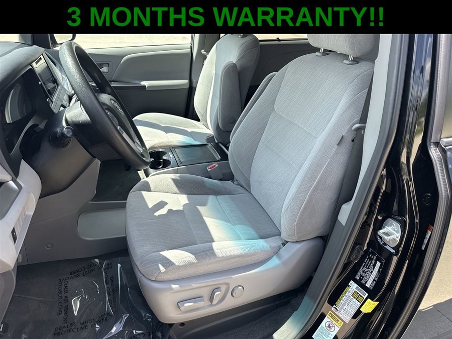 2017 Toyota Sienna LE - Photo 15
