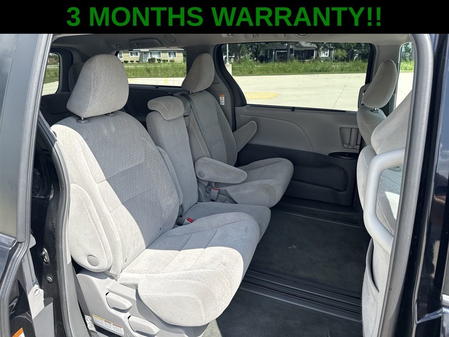 2017 Toyota Sienna LE - Photo 20