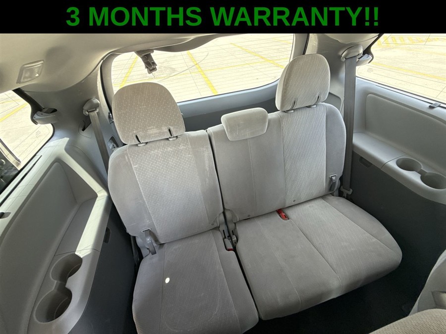 2017 Toyota Sienna LE - Photo 21