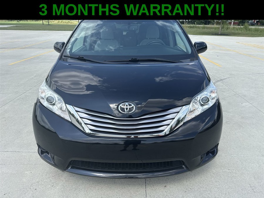2017 Toyota Sienna LE - Photo 24