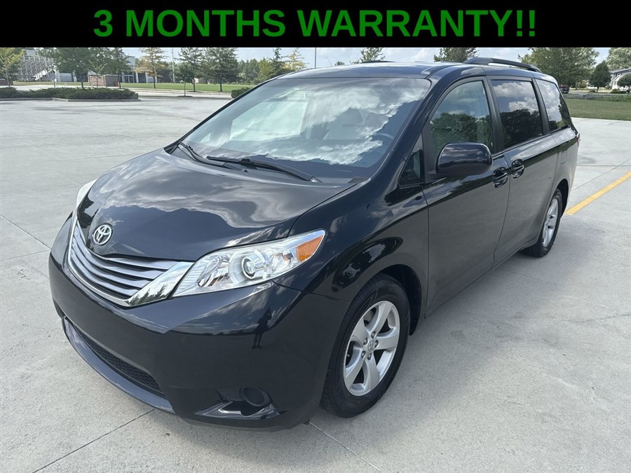2017 Toyota Sienna LE - Photo 25